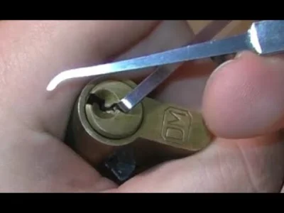 Umeraczyk - @Krole: ja od siebie polecę NARODOWY lockpick kanał, chłopa się miło słuc...