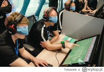 Tutusiek - Wyciekło zdjęcie z pokoju VARu 

#mecz