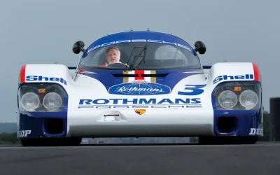 Formbi - @Kapsaicyniarz: akurat nie mleczny, tylKO rothmansowy (ze względu na toczqce...