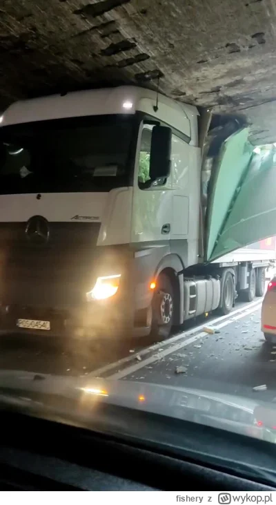 fishery - #bekaztransa #kierowcyciezarowek 
Ależ to trzeba mieć mózg żeby szturmowac ...