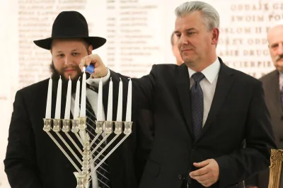 Nighthuntero - @SombreroTaco137: Postarajcie się bardziej Platformiane kond**y