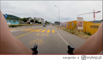 sargento - #rower #szosa #szwajcaria 
Tymczasem pas ruchu, także dla pedalarzy, w Szw...