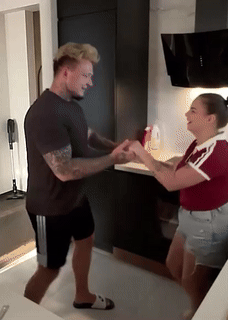 veve77 - #primemma 

Zastał Nikite glowupowaną, a zostawił ociężałą