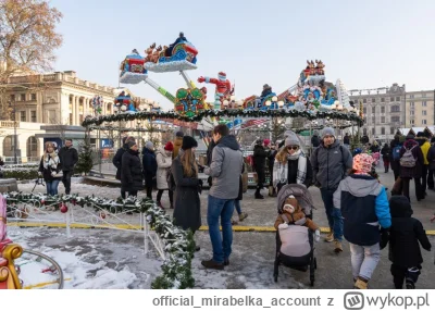 officialmirabelkaaccount - Na placu Wolności już przestało padać, resztki śniegu topn...