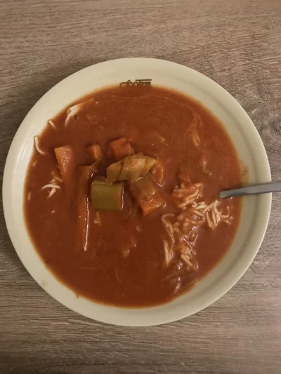 bartlomiej_rakowski - Pomidorowa od jego dla jego. Trzeba zjeść. 
#przegryw #gotujzpr...