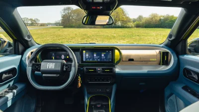 Teuvo - @vieniasn: nie mogli się zdecydować czy lepsze prostokąty czy zaokraglenia to...