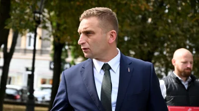 wstanczyk - >to powiedzcie mi czemu nie widziałem jeszcze żeby jakiś szympans zszedł ...