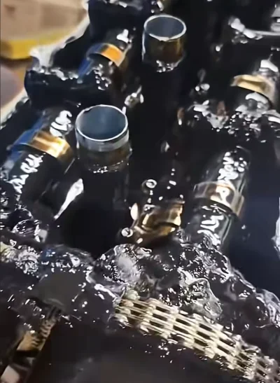 Maksymilian_Gaigerfrost - Oględziny silnika zalanego olejem 20W150, widać ładny gruby...