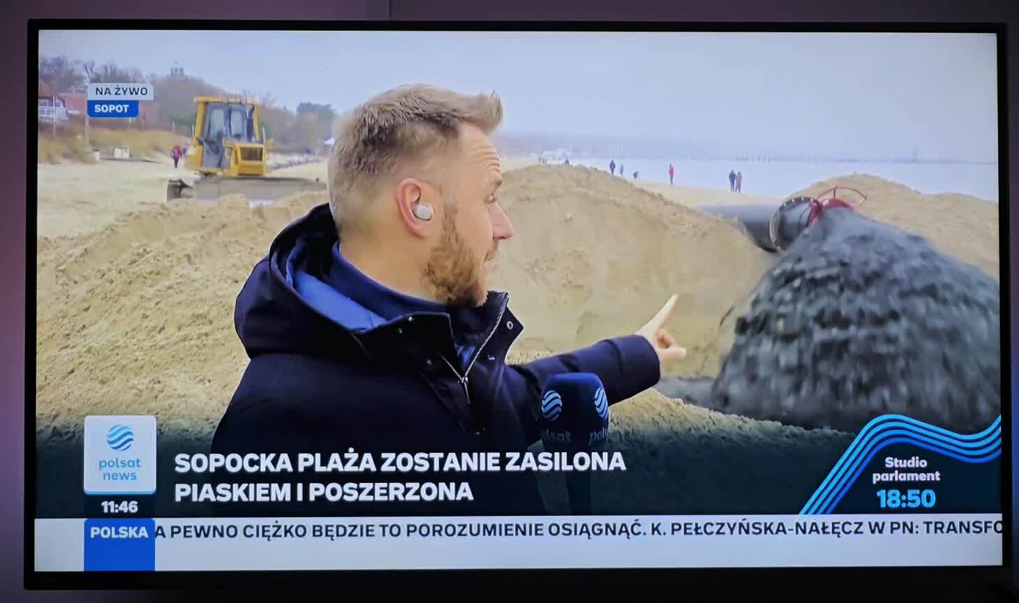 Reporter śmieszek ( ͡° ͜ʖ ͡°) #heheszki #kapitanbomba #walaszek #sopot (@radziuxd)
