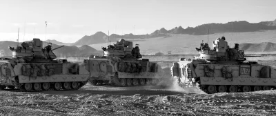 wfyokyga - M2A3Bradley'sPrepareforPatrol.jpg