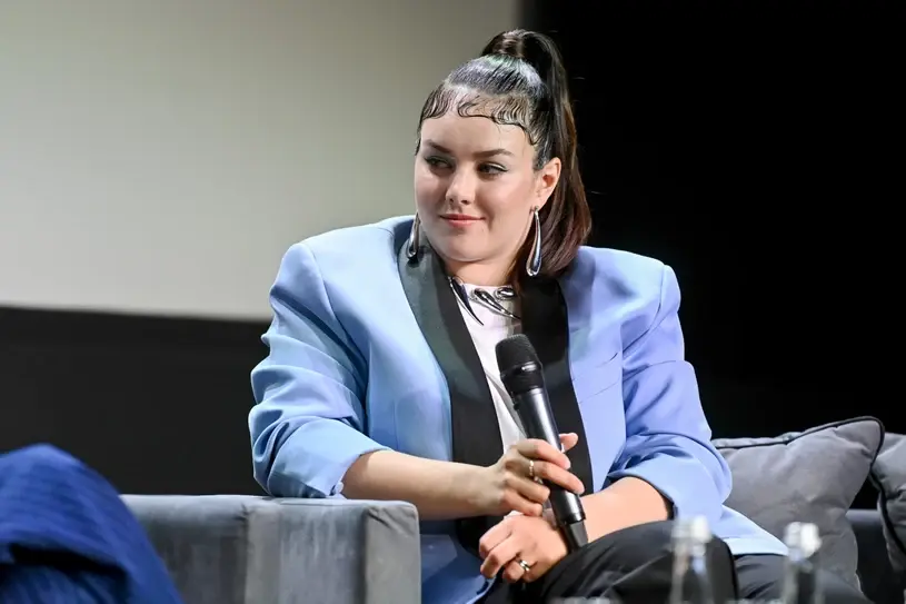 zdunek89 - @Harnol: może być kostka burukowa? Te włosy to pewnie od potu grubasa (⌐ ͡...