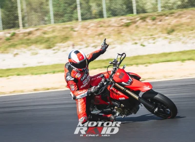 wiktorbo - #motocykle 
Mamo patrz, bez rąk ( ͡° ͜ʖ ͡°)