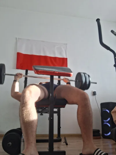 Bardzofajnykolega - Zajebiście jest wstać z łóżka i "iść" w samych gaciach na siłowni...
