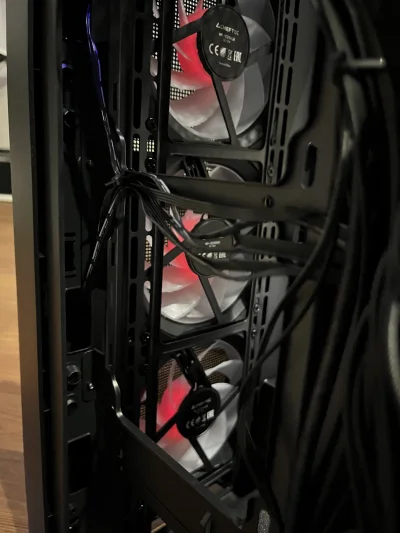 DavyX - #komputery #pcmasterrace
Dlaczego wentylatory nie działają i tak słabo świecą...