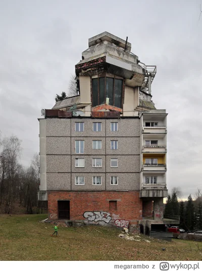 megarambo - Przypomina mi się budynek w Jastrzębiu Zdroju.