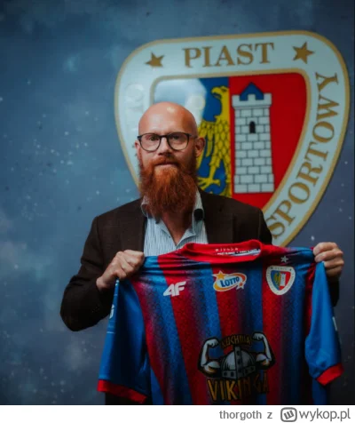 thorgoth - Nowy trener Piasta Max Mölder. Nie wiem czy jest dobry ale samym wyglądem ...