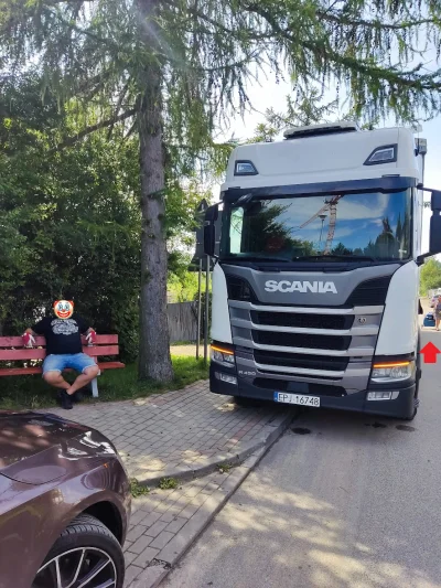 Yelonek - @Pawel993: Podobno Albert Einstein odkrył, że ciężkie obiekty zakrzywiają c...