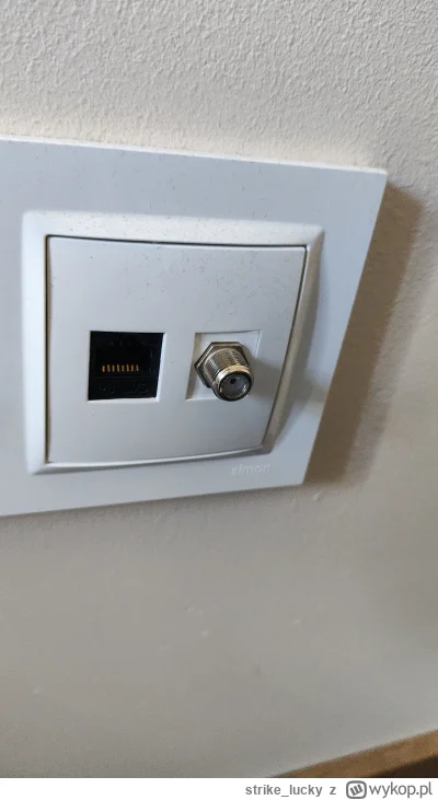 strike_lucky - @mohabe

Mam tak kontakt w drugim pokoju i chce mieć w nim kompa z net...