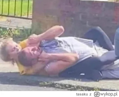 tasaku - Amelinka coś robi z tatą bęc #bonzo