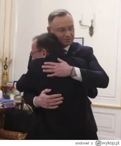 andrewt - >Wyobrażacie sobie, żeby za PiSu zatrzymali kogoś tak blisko powiązanego z ...