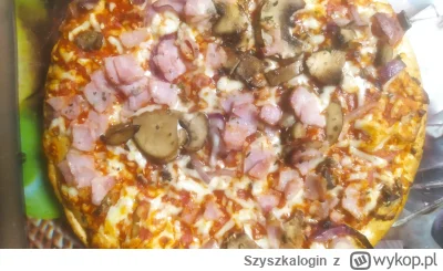 Szyszkalogin - #przegryw chłop je pize chociaż tyle przyjemności ostatnio chłopu się ...