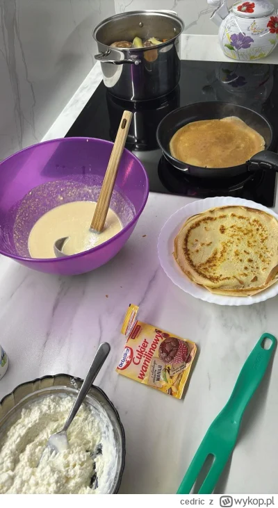 cedric - #gotujzwykopem rosołek na jutro i nalesniczki z serem na kolacje i sniadanie...