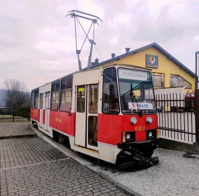 sylwke3100 - Krakowska, Krzeszowice


Dawny tramwaj 105Na z Częstochowy stoi sobie ja...