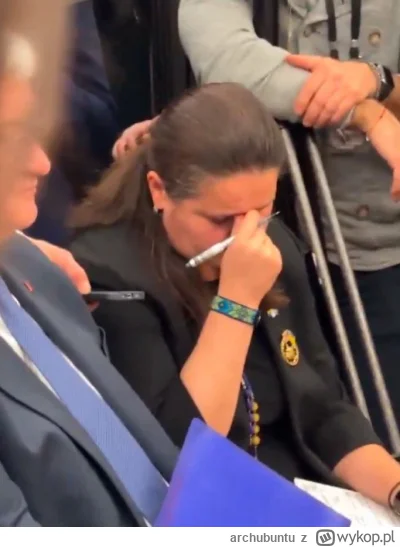 archubuntu - Dlaczego Ukraińska ambasador wygląda na załamaną? Czy ona nie rozumie, ż...