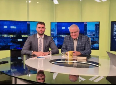 jan-kosss - Padawan naśladuje mistrza

#napierala #chojecki