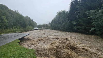 red7000 - Droga między Wilkanowem a Międzygórzem została podmyta.