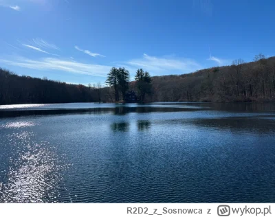 R2D2zSosnowca - @R2D2zSosnowca Carrington Pond to jeziorko ulokowane pomiędzy górkami...