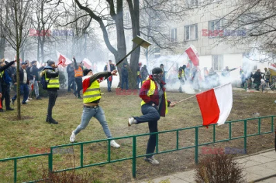 anonimek123456 - #protest "roników" złożony z pisowskich działaczy, kacapów, alkoholi...