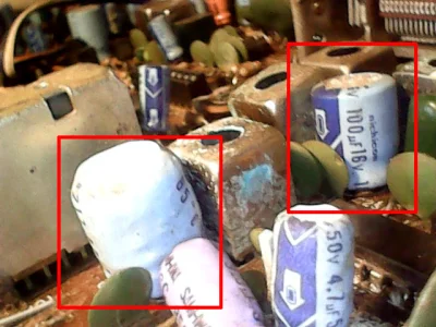 teh_m - A na foci niżej ciekawostka: dwa takie same (znaczy, parametrami) kondensator...