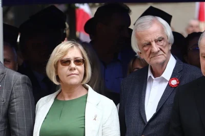 stooley32 - Jeżeli oni nie będą razem, to ja nie wierzę w miłość
#polityka #bekazpisu