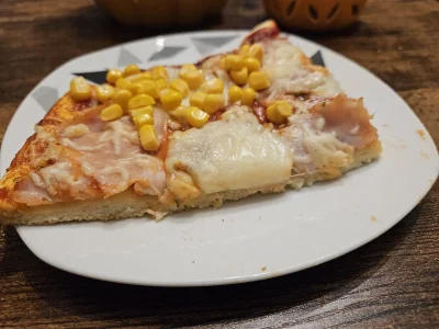 pypowicz - Pizza domowa pod wezwaniem sprzątania lodówki. 
Wiadomo - wedle mamy powin...