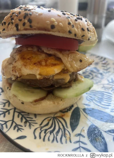 ROCKNROLLLA - Taki tam burgerek na kolację #gotujzwykopem Co dziś u was?