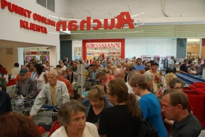 siepan - @frugASS: pamiętam początek lat 2000 i nowo powstałe Auchan u mnie w mieście...