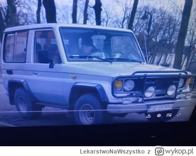 LekarstwoNaWszystko - Ktoś powie co to za samochód? Jeep z serialu „Skazana”
#kicioch...