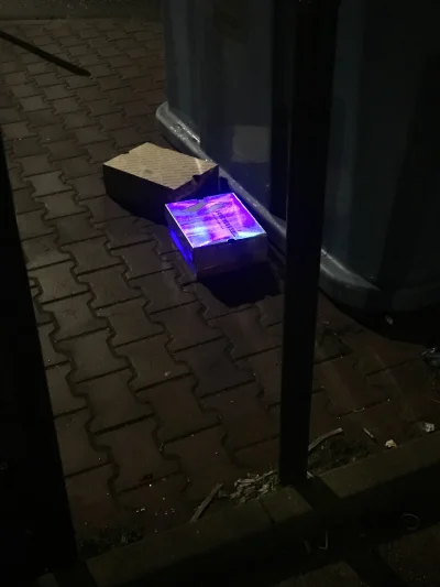 bartlomiej_rakowski - Świecące pudełko typu kamelełon przy hasioku cz. 2 i tu ten.