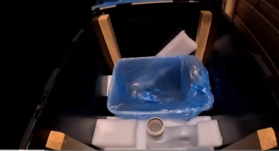 Halinek11 - #yanek Yanek ty dowcipnisiu, dobry żart z tym kiblem. Żart, prawda Janek?...