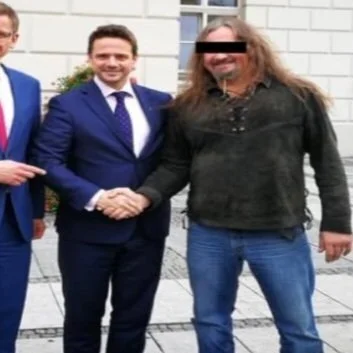 piotr-remi - >Dla mnie stawanie do zdjęć z mentalnym gównem świadczy także o tej osob...