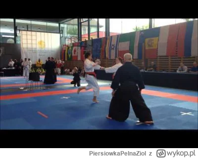 PiersiowkaPelnaZiol - @miku555: mnie rozwalają komentarze o tym całym karate ochy ach...