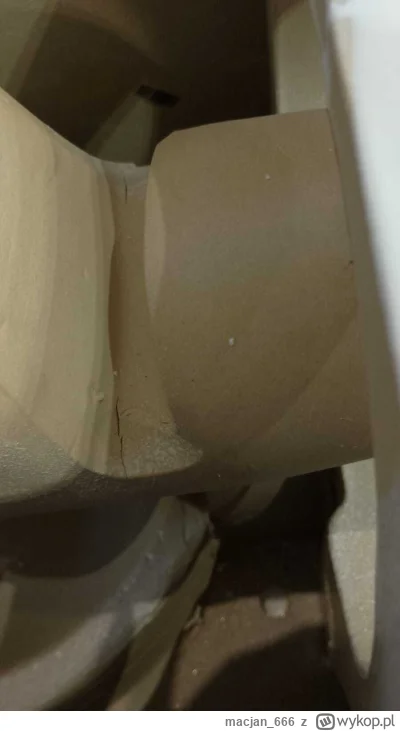 macjan_666 - Hej, czy takie pęknięcie jest do reklamacji? Jest to miska WC wisząca. T...