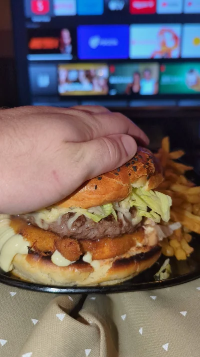 McBreed - To jest prawdziwa kanapka drwala, a nie jakiś k-------ć z McDonald's ( ͡º ͜...