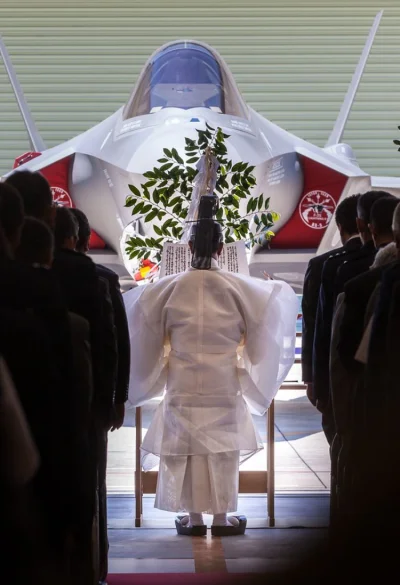 MyOwnWorstEnemy - Ceremonia poświęcenia myśliwca F-35 w #japonia #fotografia