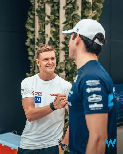 johnkashtan - petycja do władz wszelakich by jutro w losowym momencie wpuścić na tor ...