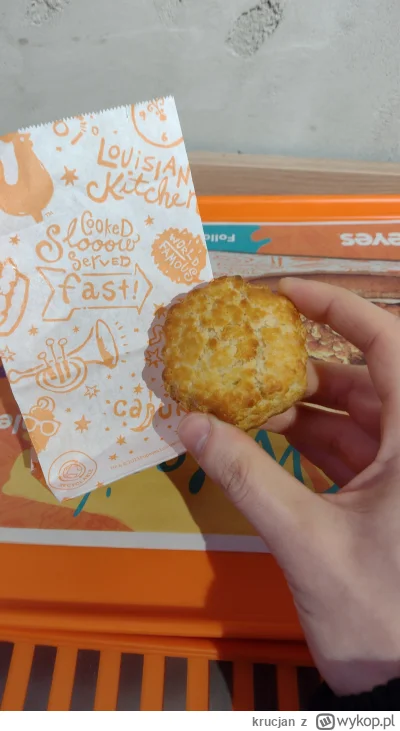 krucjan - Kupiłem sobie ostatnio tego słynnego biscuita z popeyes, w amerykańskim int...