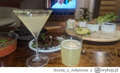 BestiazJellystone - #gotujzwykopem i #pijzwykopem

U mnie mezcal z absyntem, u milejd...