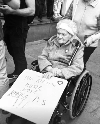 raul7788 - #polityka #bekazpisu

Pani Teresa, najstarsza uczestniczka Marszu Miliona ...