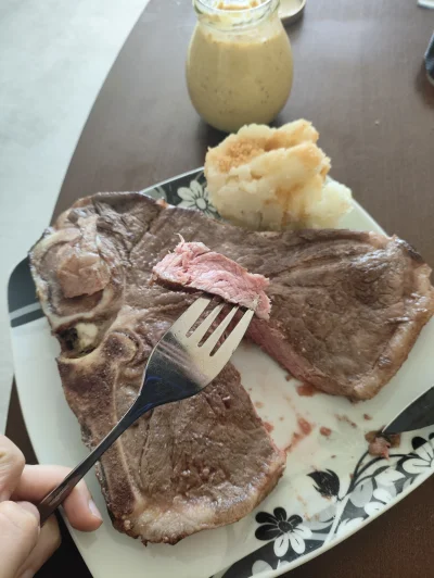 Krzewiciel_prawdy - Szybki i prosty obiadek. T-bone sous vide, pieprz, sól, odrobinka...